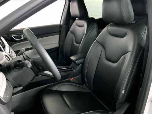 Used 2025 Jeep Compass Limited AWD/4WD image 22