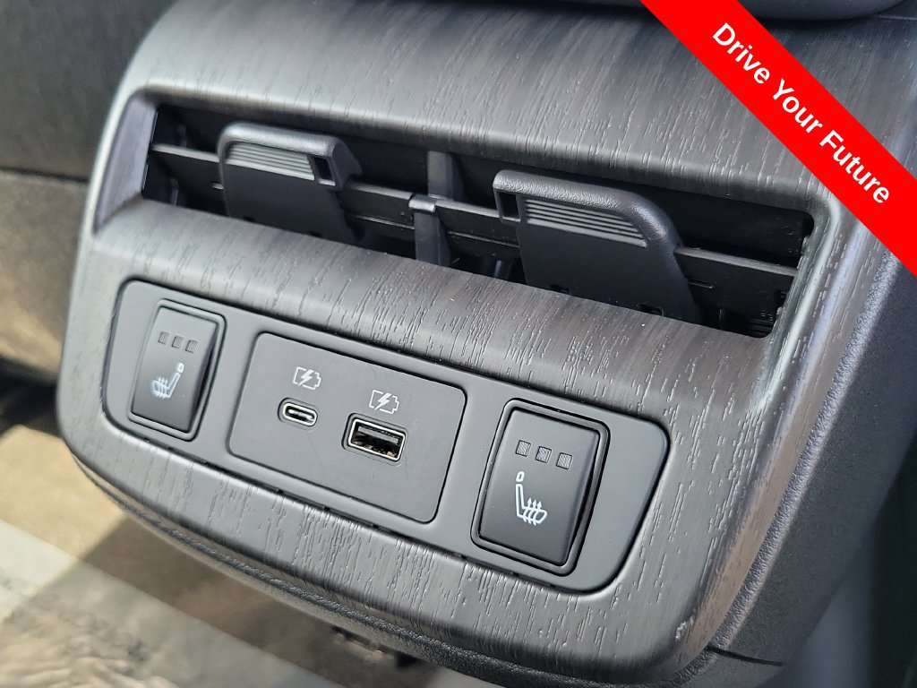 Used 2024 Nissan Ariya FWD image 21