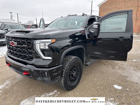 Used 2024 Chevrolet Silverado 2500 ZR2 w/ Technology Package image 26