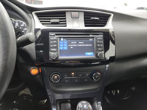 Used 2017 Nissan Sentra SR w/ Driver's Assist Package FWD image 29