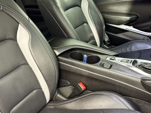Used 2018 Chevrolet Camaro SS RWD image 32
