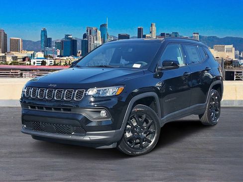 New 2026 Jeep Compass Latitude image 2