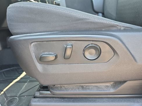 Used 2024 Chevrolet Silverado 1500 Custom RWD image 17