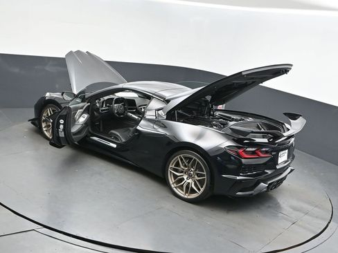 New 2026 Chevrolet Corvette Z06 w/ Z07 Performance Package image 2