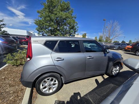 Used 2022 Kia Soul LX w/ Technology Package FWD image 17