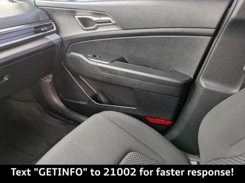 Used 2025 Kia Sportage LX FWD image 18