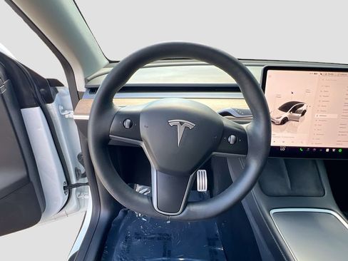 Used 2023 Tesla Model Y Performance AWD/4WD image 10
