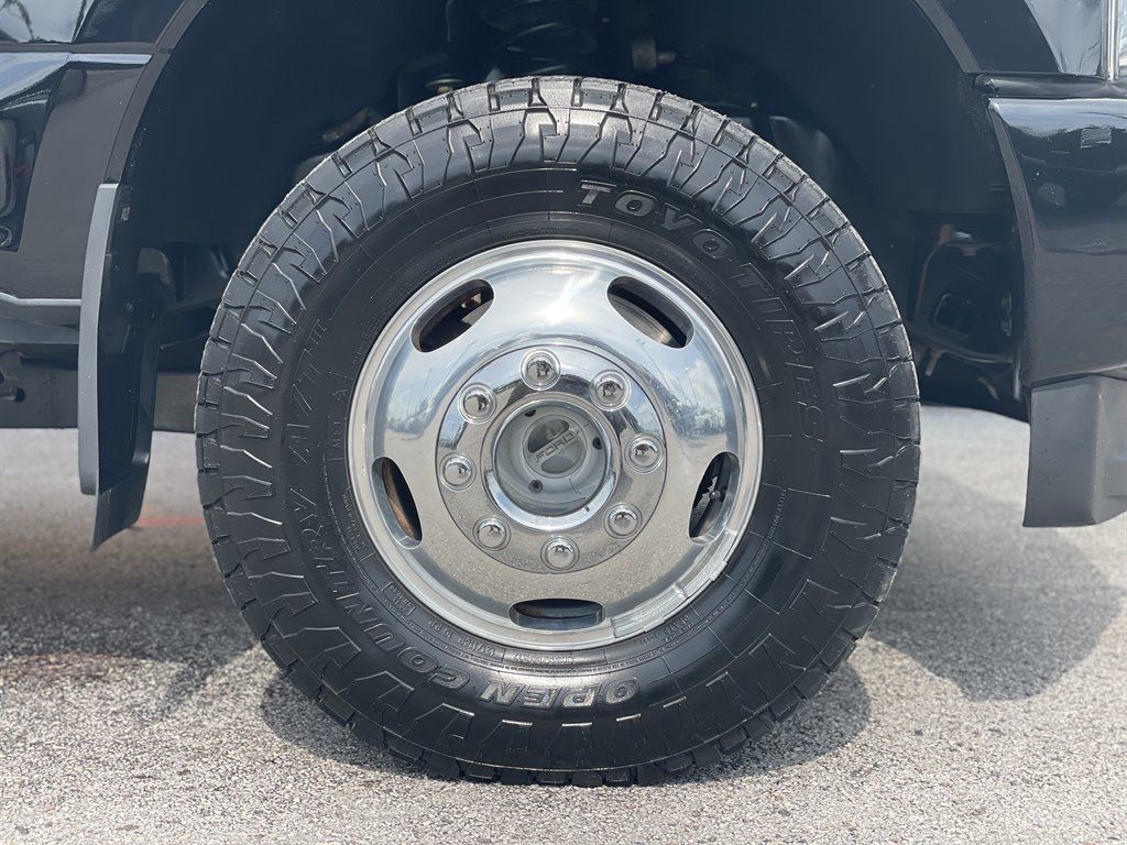 Used 2017 Ford F350 Platinum w/ Platinum Ultimate Package AWD/4WD image 33