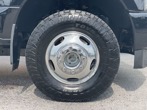 Used 2017 Ford F350 Platinum w/ Platinum Ultimate Package AWD/4WD image 33
