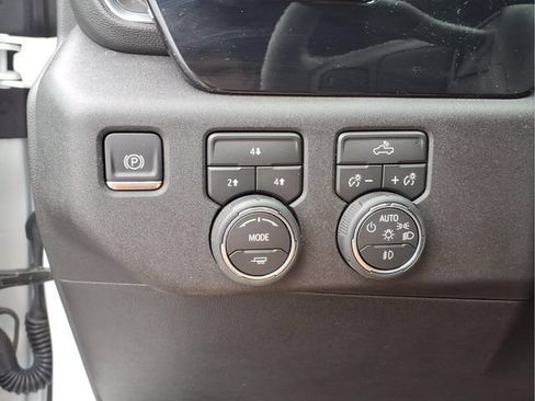 Used 2025 Chevrolet Silverado 2500 LT w/ Convenience Package AWD/4WD image 15