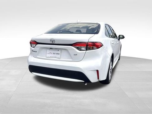 Used 2021 Toyota Corolla LE w/ LE Convenience Package FWD image 5