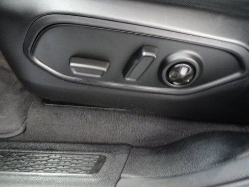 Used 2023 Jeep Grand Cherokee Altitude image 3