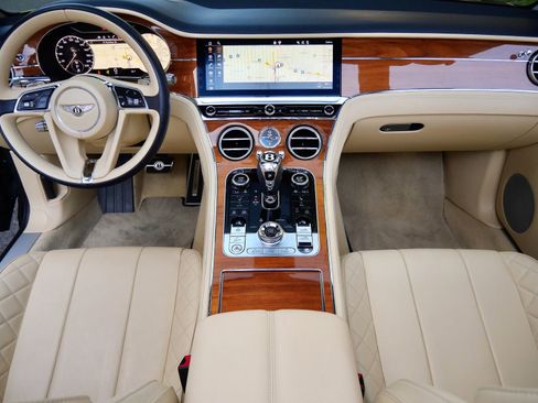 Used 2020 Bentley Continental GT image 4