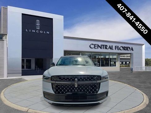 New 2026 Lincoln Navigator L Black Label AWD/4WD image 2