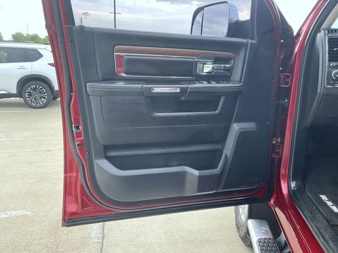 Used 2015 RAM 3500 Laramie w/ Convenience Group AWD/4WD image 10