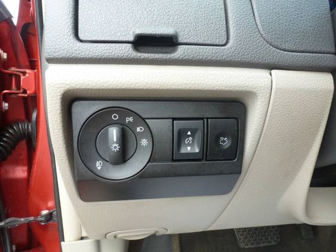 Used 2010 Ford Fusion SEL FWD image 17