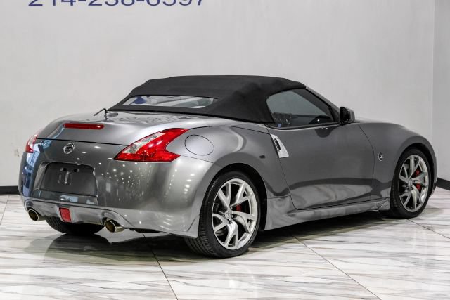 Used 2016 Nissan 370Z Touring Sport RWD image 14