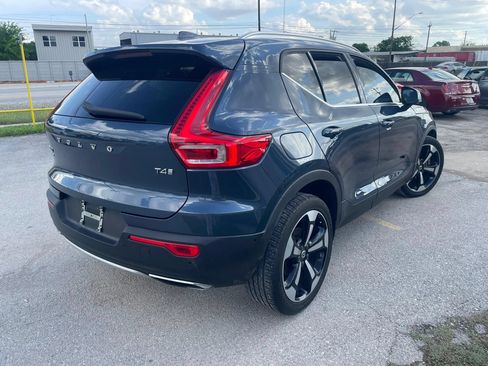 Used 2019 Volvo XC40 T4 Inscription FWD image 3