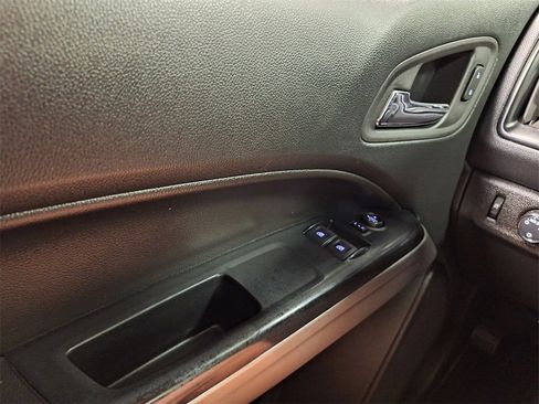 Used 2022 Chevrolet Colorado LT w/ Fleet Safety Package image 19