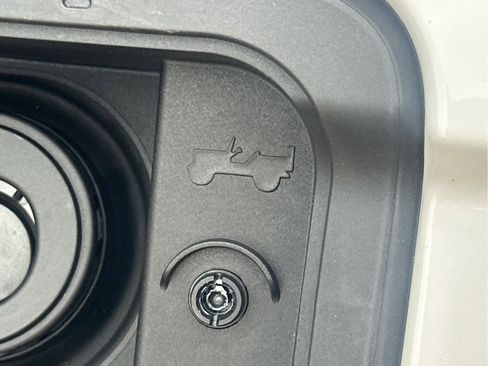 New 2025 Jeep Grand Cherokee Limited w/ Luxury Tech Group II image 23