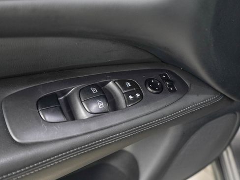 Used 2018 Nissan Pathfinder SL w/ SL Premium Package AWD/4WD image 19
