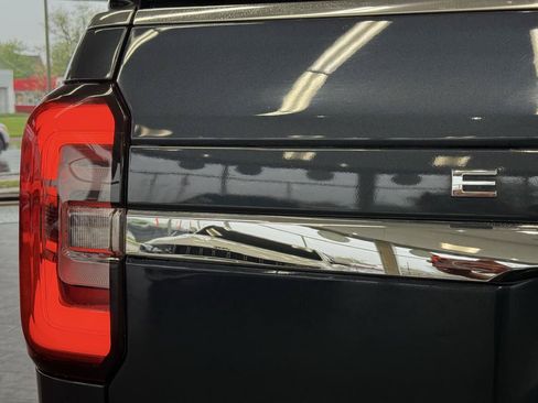 Used 2023 Ford Expedition Max Limited AWD/4WD image 12