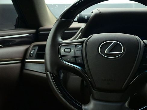 Used 2021 Lexus ES 350 w/ Premium Package image 11