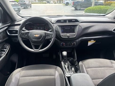 Used 2023 Chevrolet TrailBlazer LT FWD image 10