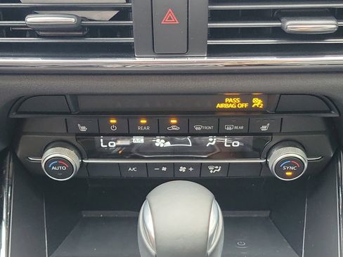 Used 2023 MAZDA CX-9 Touring image 34