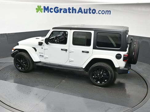 Used 2023 Jeep Wrangler Unlimited Sahara w/ Cold Weather Group AWD/4WD image 23