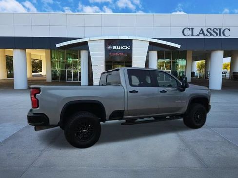 Used 2025 Chevrolet Silverado 2500 ZR2 AWD/4WD image 8