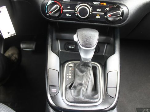 Certified 2025 Kia Soul LX FWD image 31