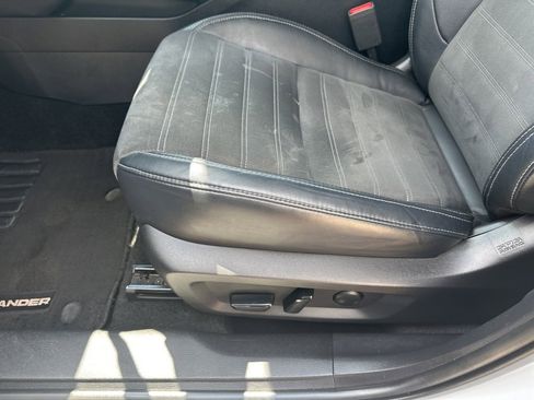 Used 2023 Mitsubishi Outlander SE image 7