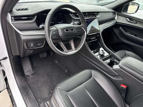 Used 2025 Jeep Grand Cherokee L Limited AWD/4WD image 26