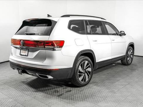 Used 2024 Volkswagen Atlas SE FWD image 7