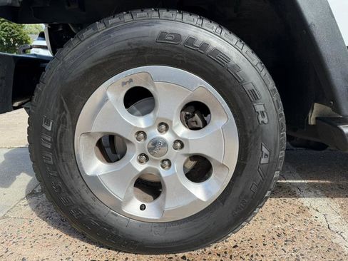 Used 2013 Jeep Wrangler Unlimited Sport image 14