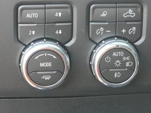 New 2026 GMC Sierra 2500 AT4 w/ AT4 Premium Plus Package AWD/4WD image 30