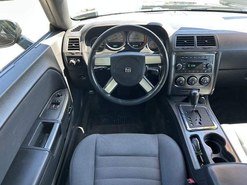 Used 2010 Dodge Challenger R/T RWD image 9
