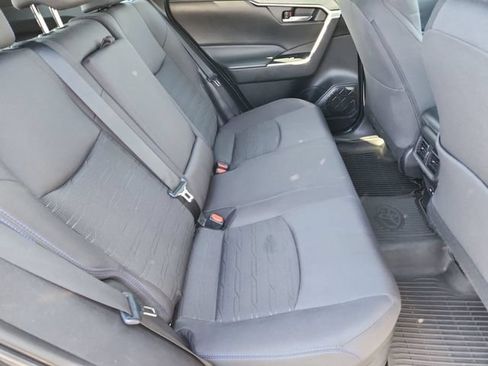 Used 2022 Toyota RAV4 SE w/ Convenience Package AWD/4WD image 18