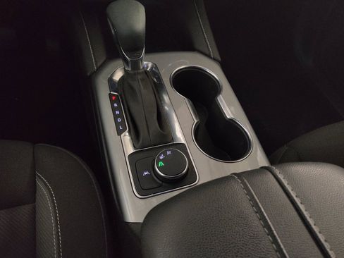 Used 2025 Chevrolet Blazer LT FWD image 26