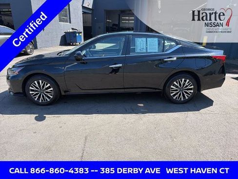 Certified 2023 Nissan Altima 2.5 SV w/ SV Premium Package AWD/4WD image 4