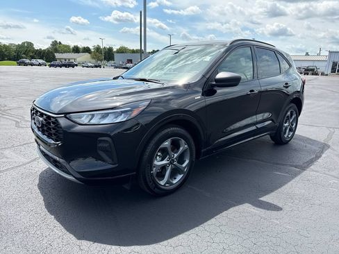 Used 2023 Ford Escape ST-Line w/ Tech Pack #1 AWD/4WD image 4
