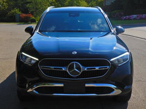 Used 2024 Mercedes-Benz GLC 300 4MATIC image 5