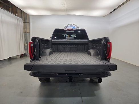 Used 2024 GMC Sierra 2500 Denali Ultimate w/ Snow Plow Prep/Camper Package image 9