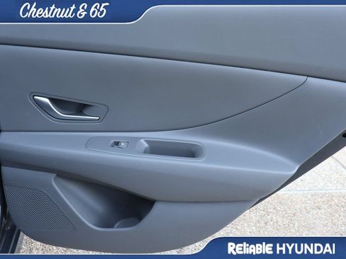 Certified 2024 Hyundai Elantra SE FWD image 11