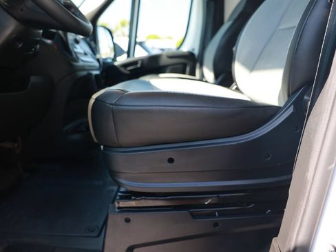 Used 2025 RAM ProMaster 2500 w/ Convenience Group FWD image 18