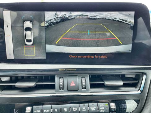 Used 2023 Lexus ES 300h w/ Luxury Package FWD image 24