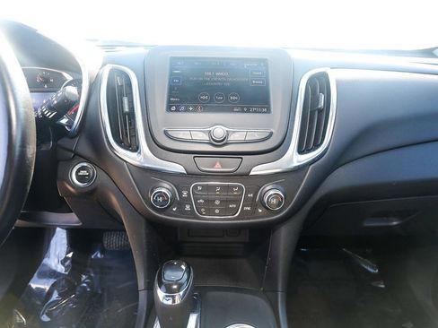 Used 2021 Chevrolet Equinox LT image 16