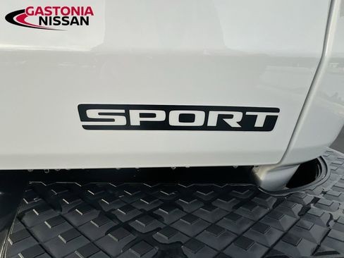 Used 2021 Jeep Gladiator Sport image 43