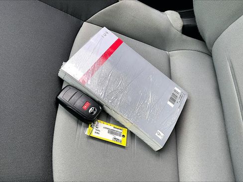 Used 2024 Toyota Tacoma TRD Sport image 14